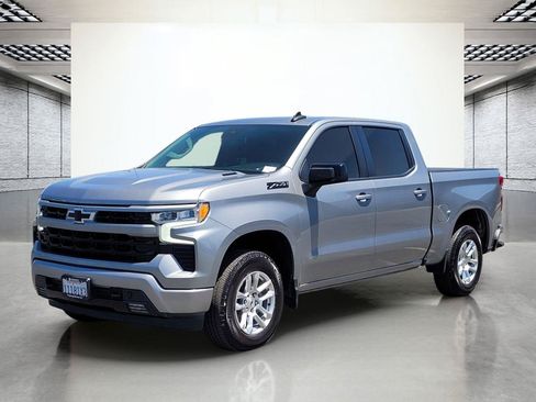 Used 2023 Chevrolet Silverado 1500 RST w/ Z71 Off-Road Package AWD/4WD image 11