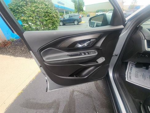 Used 2024 GMC Terrain SLE w/ Driver Convenience Package AWD/4WD image 18