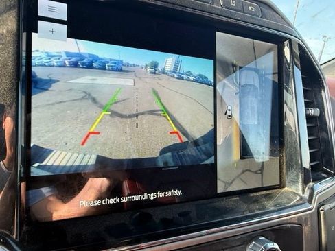 Used 2022 Ford F350 Platinum AWD/4WD image 3