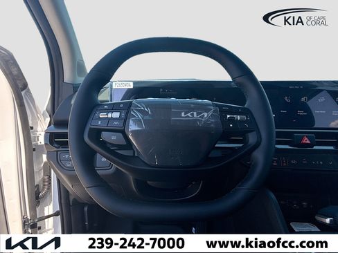 New 2026 Kia Sportage EX image 37