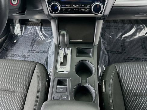 Used 2019 Subaru Outback 2.5i Premium image 14