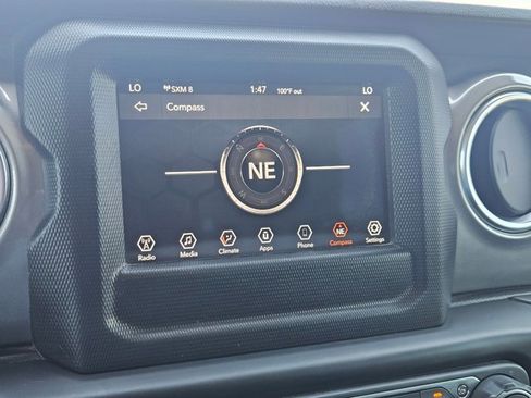 Used 2019 Jeep Wrangler Unlimited Sahara AWD/4WD image 14