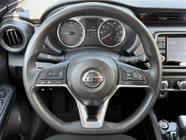 Used 2020 Nissan Kicks S FWD image 11