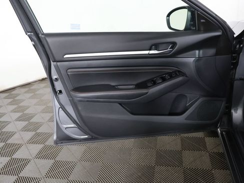 Used 2023 Nissan Altima 2.0 SR FWD image 23