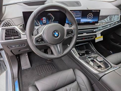 Used 2026 BMW X5 sDrive40i w/ M Sport Package RWD image 3