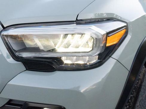 Used 2023 Toyota Tacoma TRD Off-Road image 39