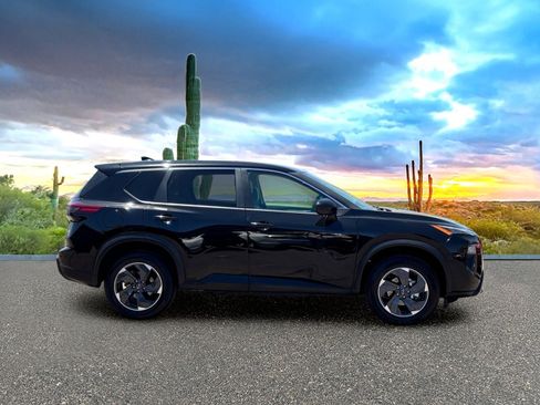 Used 2025 Nissan Rogue SV FWD image 6