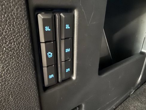 Used 2019 Ford Expedition Max XLT w/ Equipment Group 202A AWD/4WD image 23