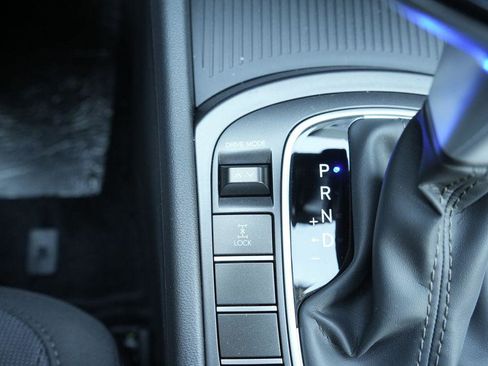 New 2026 Hyundai Kona SE image 29