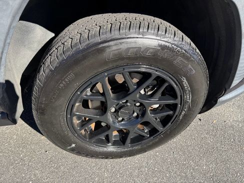 Used 2021 Toyota RAV4 XLE image 16