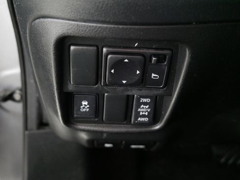 Used 2015 Nissan Juke S image 26