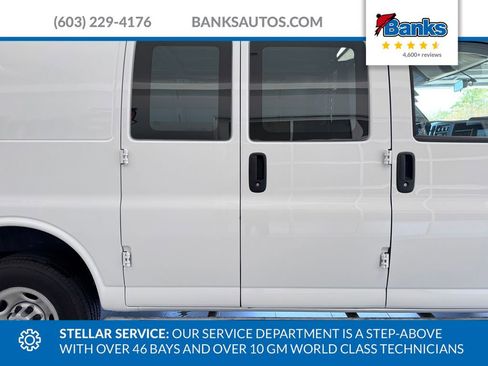 Used 2024 Chevrolet Express 2500 w/ Driver Convenience Package RWD image 8