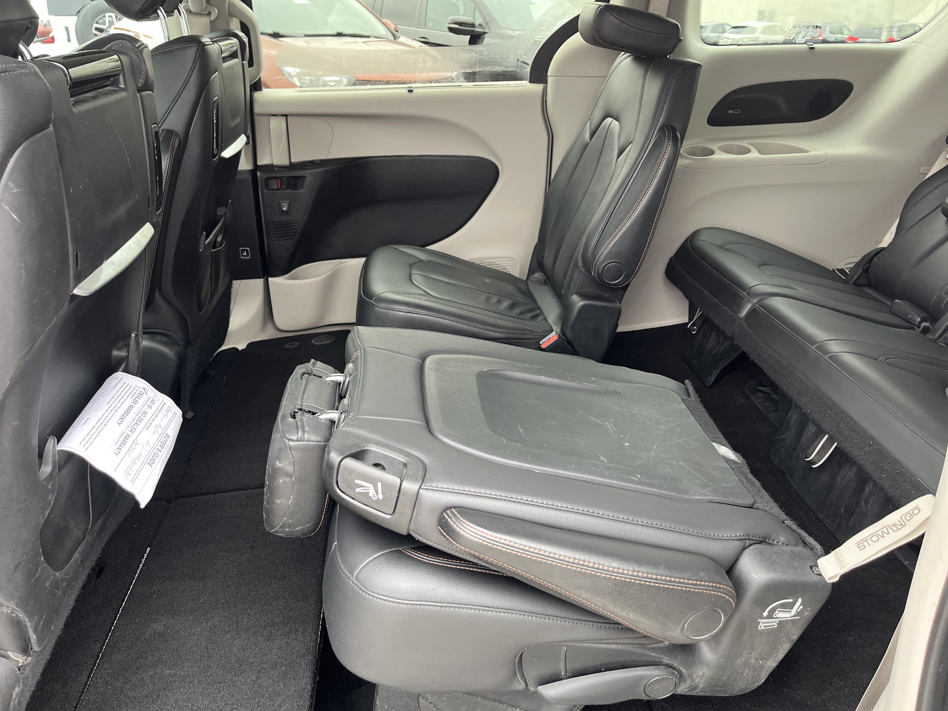 Used 2017 Chrysler Pacifica Touring-L Plus w/ Tire & Wheel Group FWD image 16