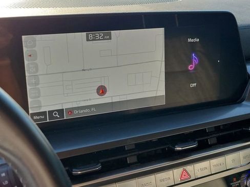 Used 2024 Kia Telluride S image 23