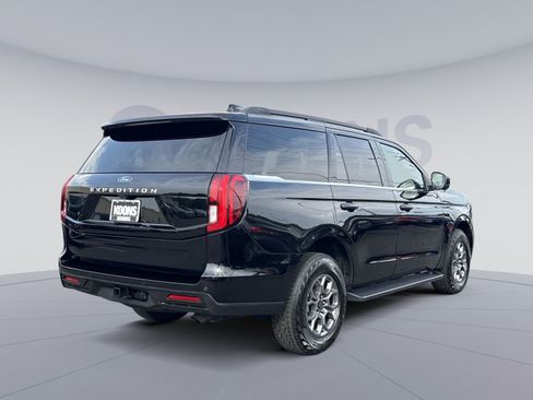 Used 2025 Ford Expedition Active AWD/4WD image 7