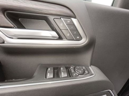 New 2026 GMC Sierra 3500 SLT image 27