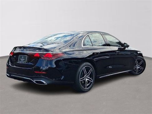 Used 2026 Mercedes-Benz E 350 4MATIC Sedan image 4