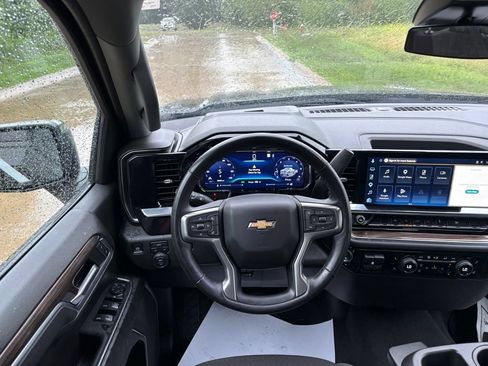 Used 2025 Chevrolet Silverado 1500 LT AWD/4WD image 44