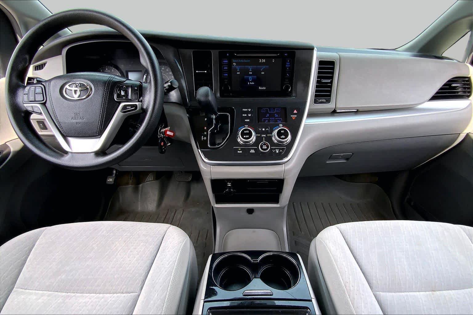 Used 2015 Toyota Sienna LE FWD image 14