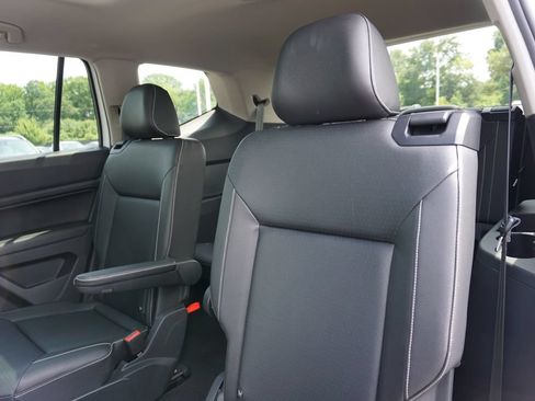Used 2021 Volkswagen Atlas SE w/ Panoramic Sunroof Package FWD image 22