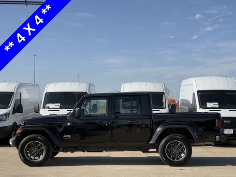 Used 2023 Jeep Gladiator Overland image 3