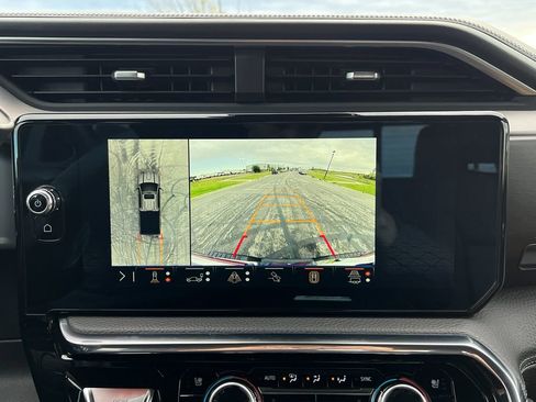 Used 2024 GMC Sierra 2500 Denali w/ Technology Package image 29