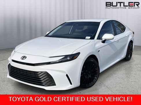 Certified 2026 Toyota Camry LE image 1