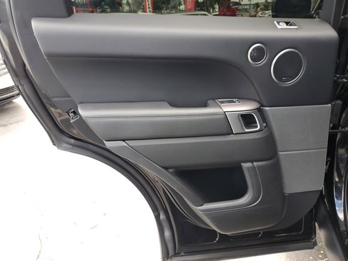 Used 2019 Land Rover Range Rover Sport HSE image 30