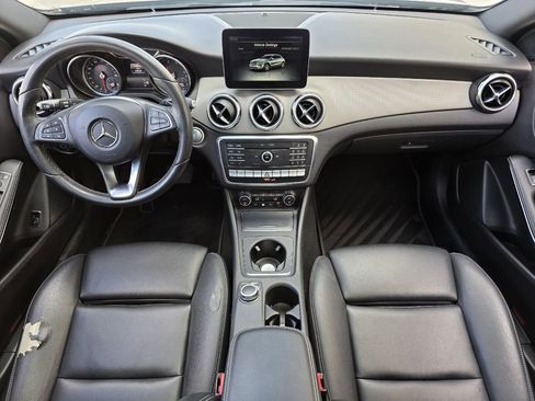 Used 2018 Mercedes-Benz GLA 250 4MATIC image 9