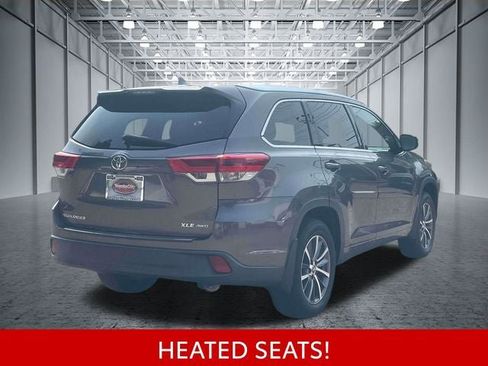 Used 2017 Toyota Highlander XLE AWD/4WD image 8