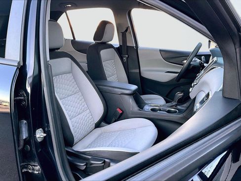 Used 2020 Chevrolet Equinox LS w/ LS Convenience Package image 8