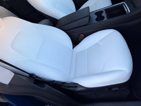 Used 2023 Tesla Model Y Long Range AWD/4WD image 35