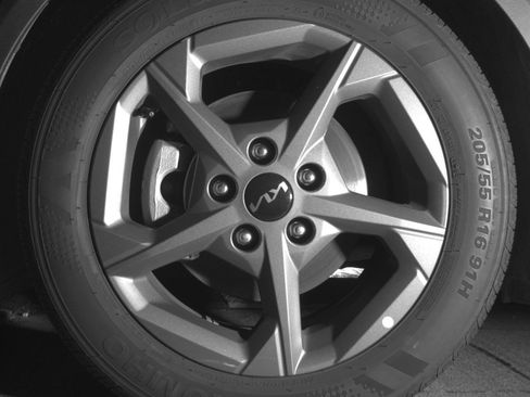 Used 2025 Kia K4 LXS image 12