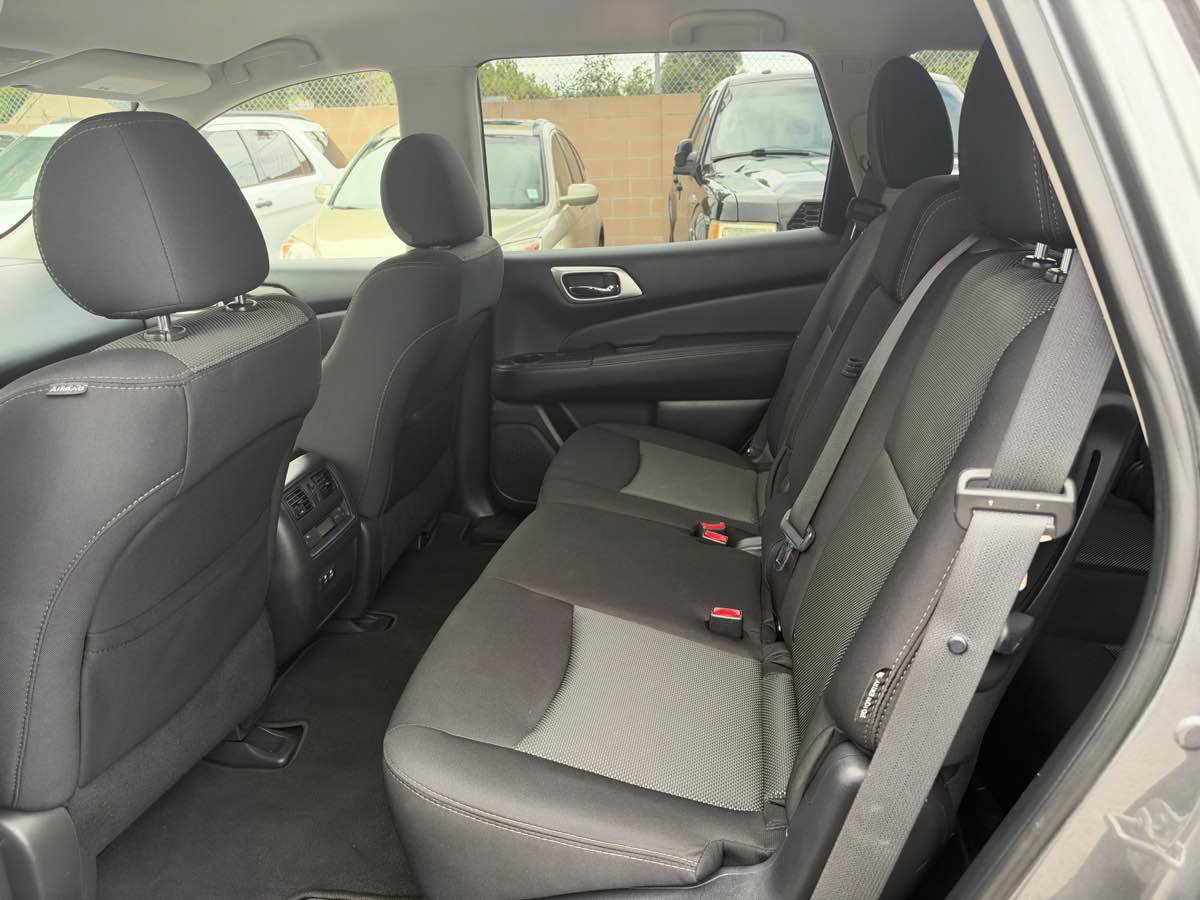 Used 2020 Nissan Pathfinder S AWD/4WD image 12