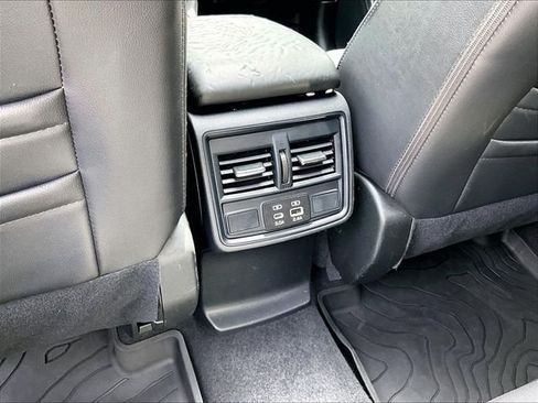 Used 2025 Subaru Forester Premium AWD/4WD image 29