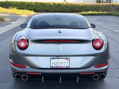 Used 2016 Ferrari California T RWD image 9