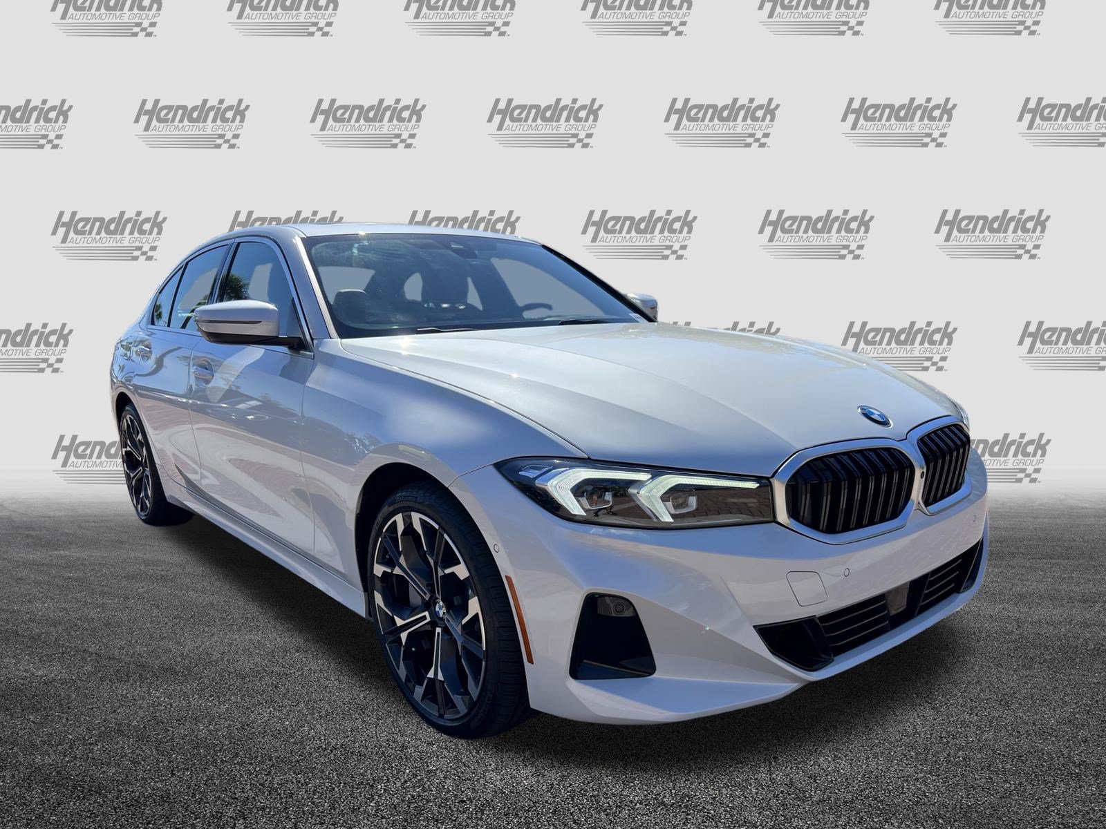 Certified 2025 BMW 330i Sedan RWD image 2