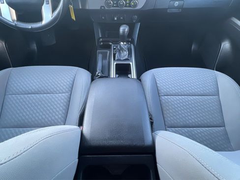 Used 2021 Toyota Tacoma SR5 RWD image 18