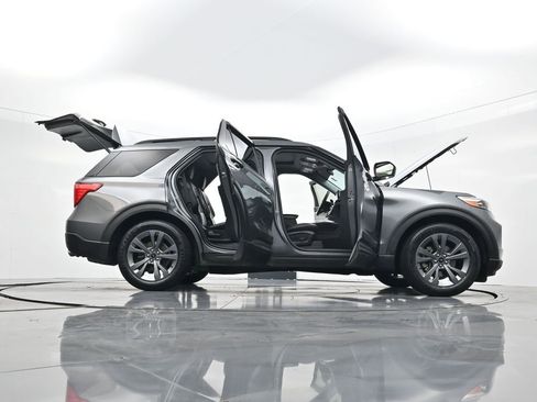 Used 2022 Ford Explorer XLT w/ Equipment Group 202A image 44