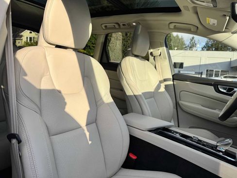 Certified 2024 Volvo XC60 T8 Ultimate w/ Protection Package Premier image 11