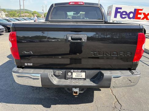 Used 2019 Toyota Tundra SR5 AWD/4WD image 9