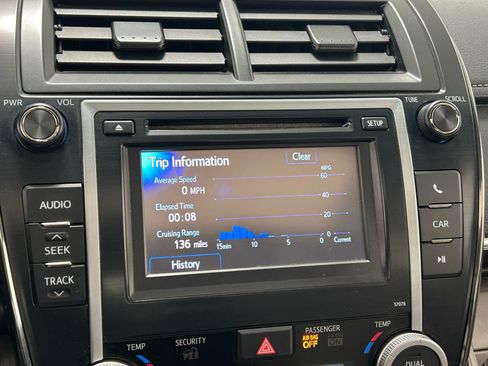 Used 2013 Toyota Camry XLE w/ Leather Pkg image 16