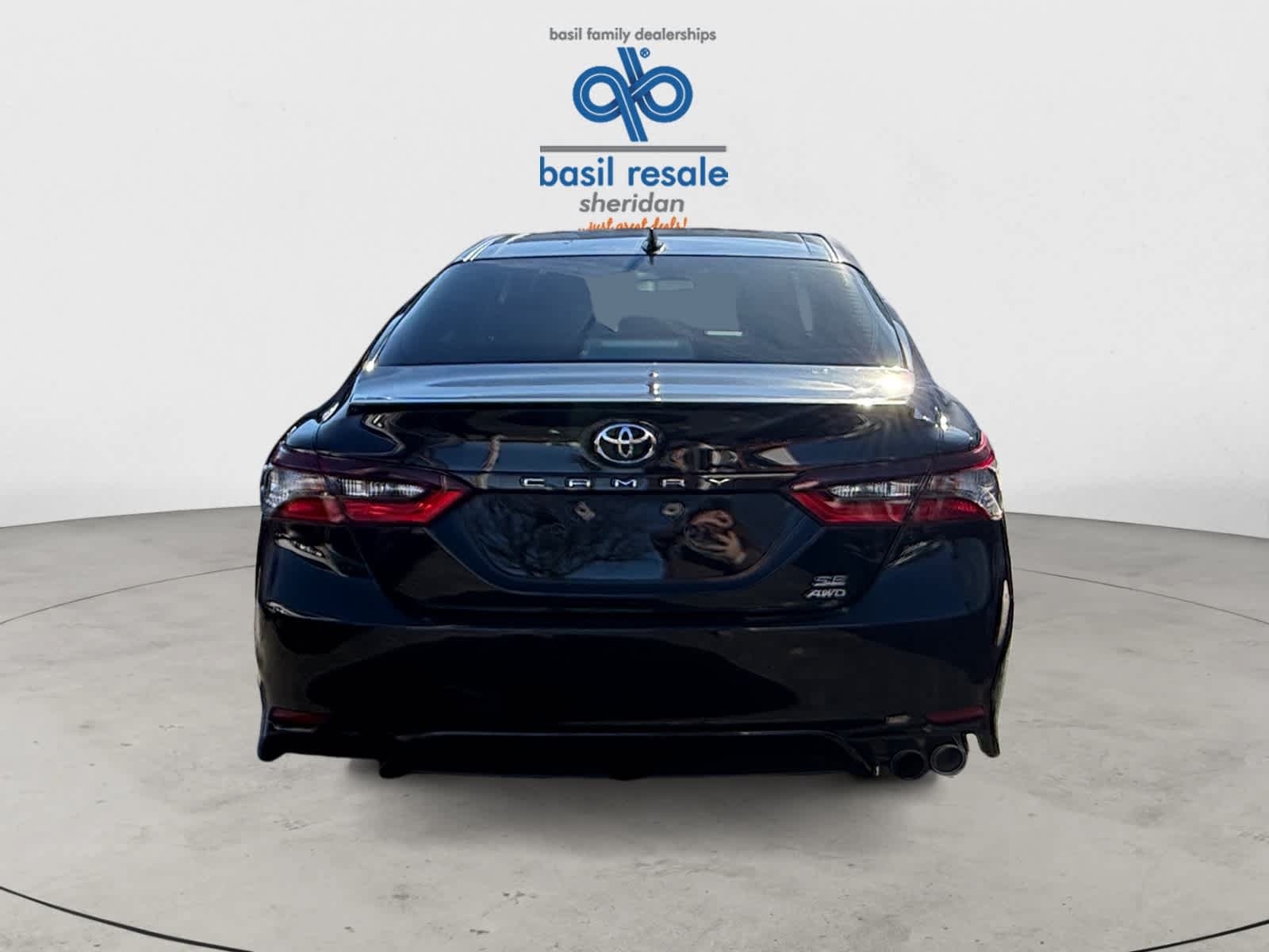 Used 2021 Toyota Camry SE w/ Cold Weather Package AWD/4WD image 5