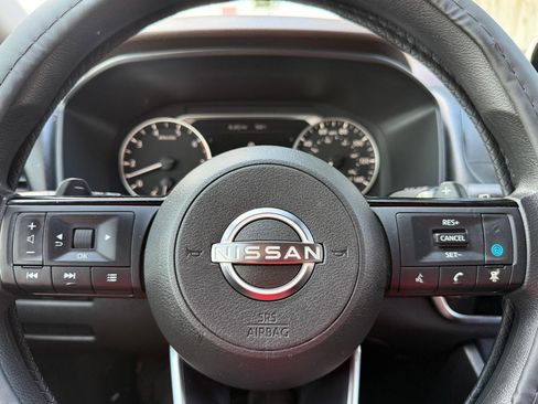 Used 2023 Nissan Rogue SV image 24