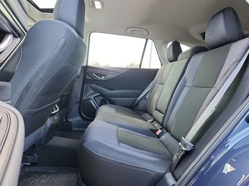 Used 2025 Subaru Outback Premium AWD/4WD image 10