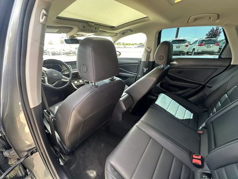 Used 2024 Volkswagen Jetta SE FWD image 37