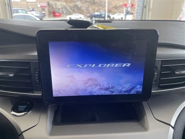 Used 2022 Ford Explorer XLT w/ Equipment Group 202A AWD/4WD image 16