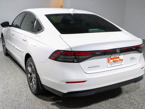 Used 2023 Honda Accord EX image 9