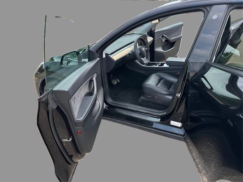 Used 2021 Tesla Model Y Long Range AWD/4WD image 48