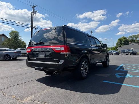 Used 2015 Lincoln Navigator L 4WD image 3